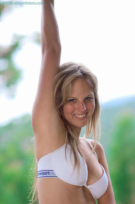 Aussie girl Kristal nude outdoors